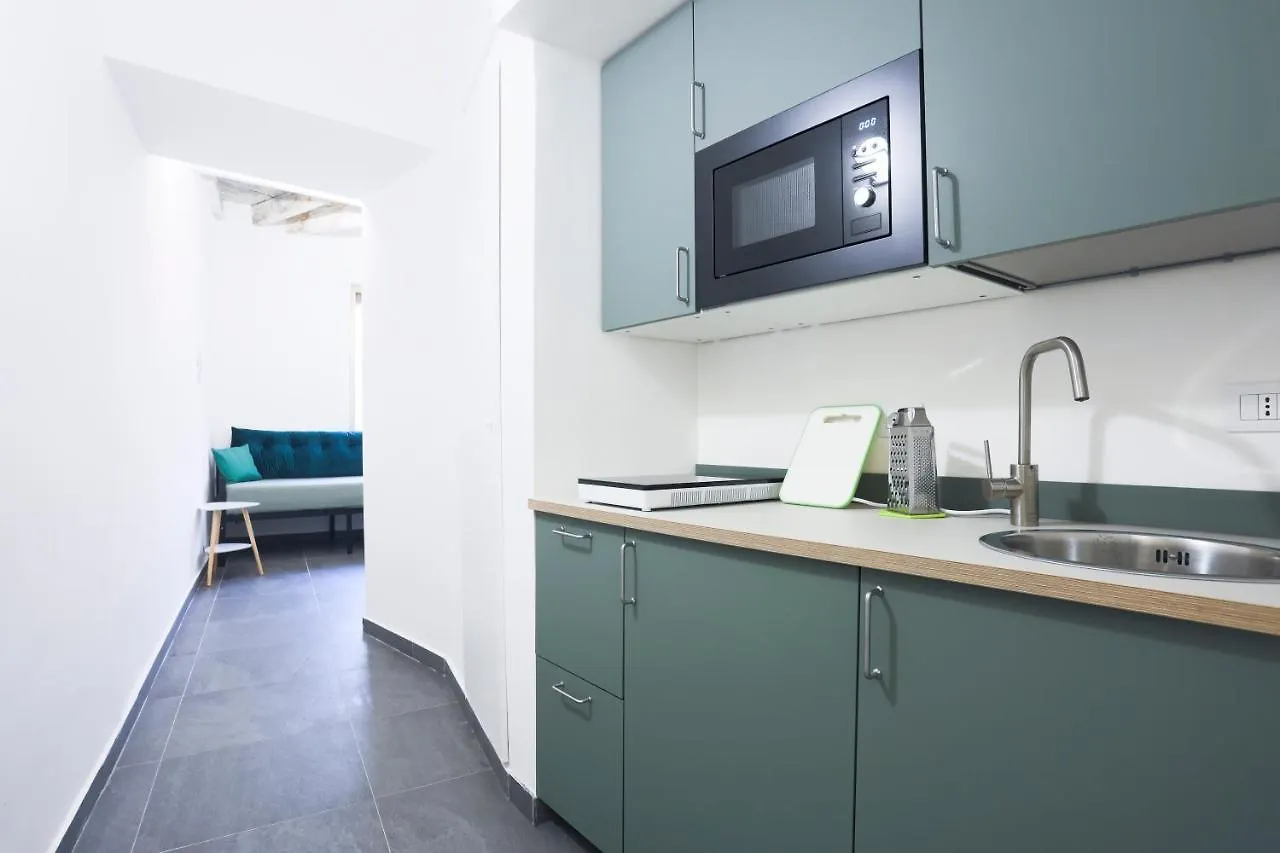 Casa Pelu - Piazza Cavour Lovely Apartment X4 Naples Italy