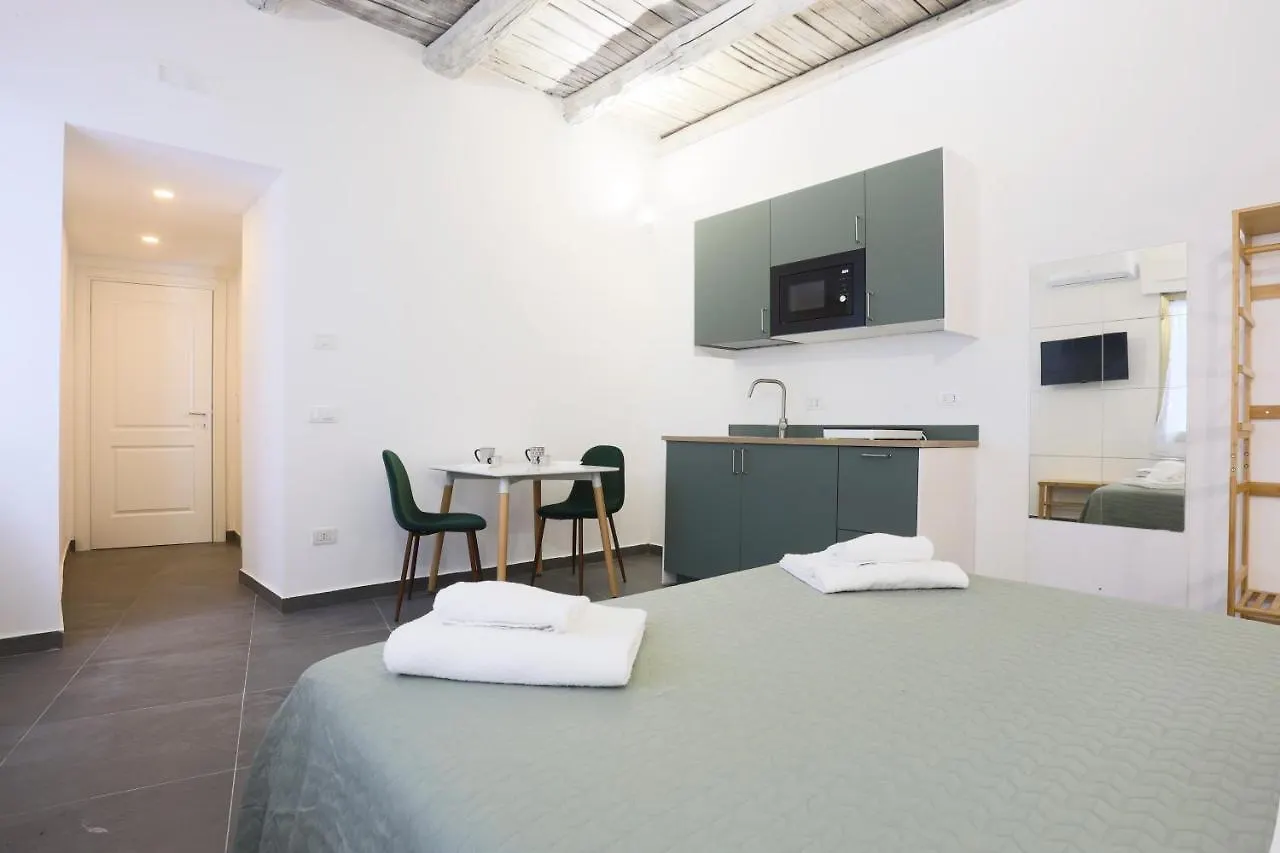 Casa Pelu - Piazza Cavour Lovely Apartment X4 Naples