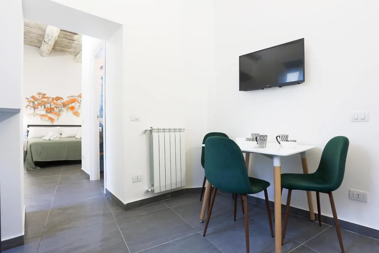 Casa Pelu - Piazza Cavour Lovely Apartment X4 Naples 0*,