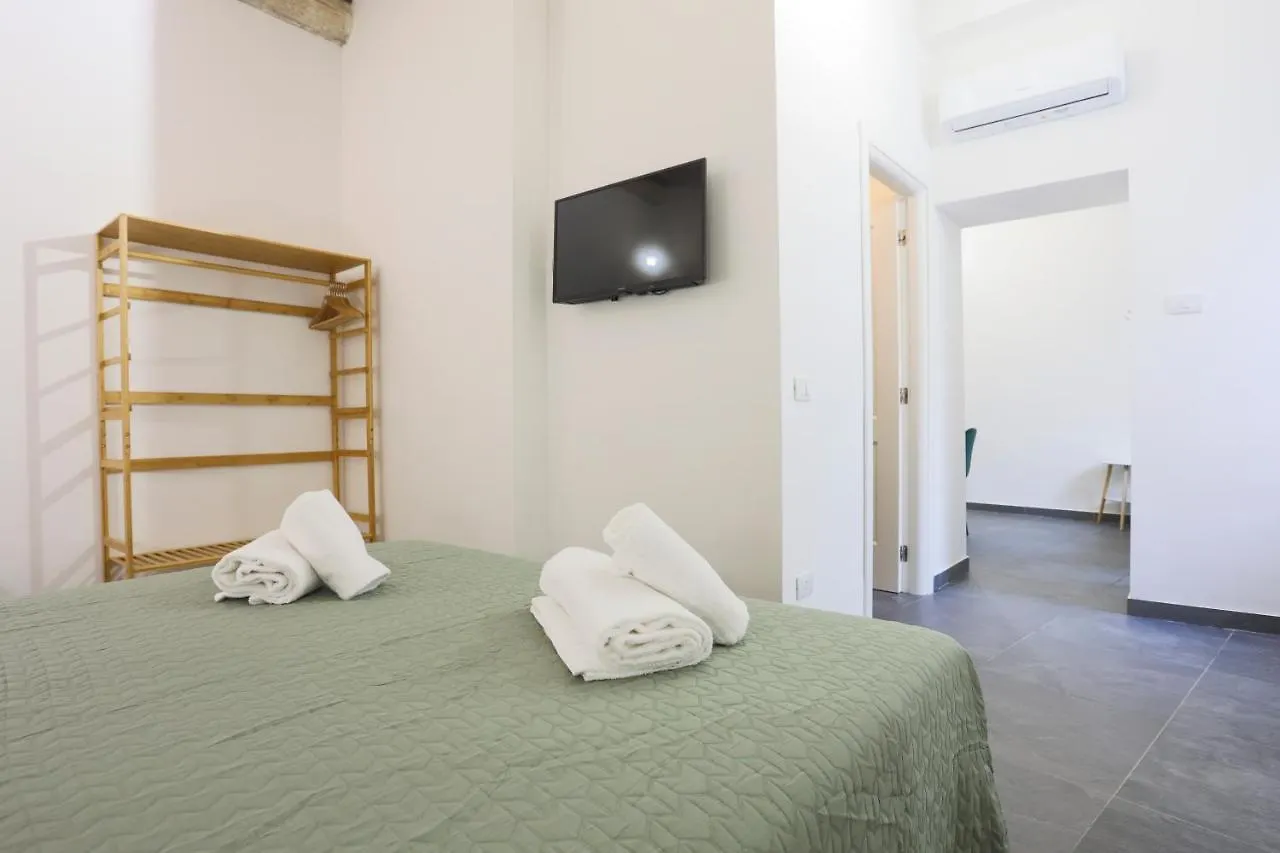Casa Pelu - Piazza Cavour Lovely Apartment X4 Naples
