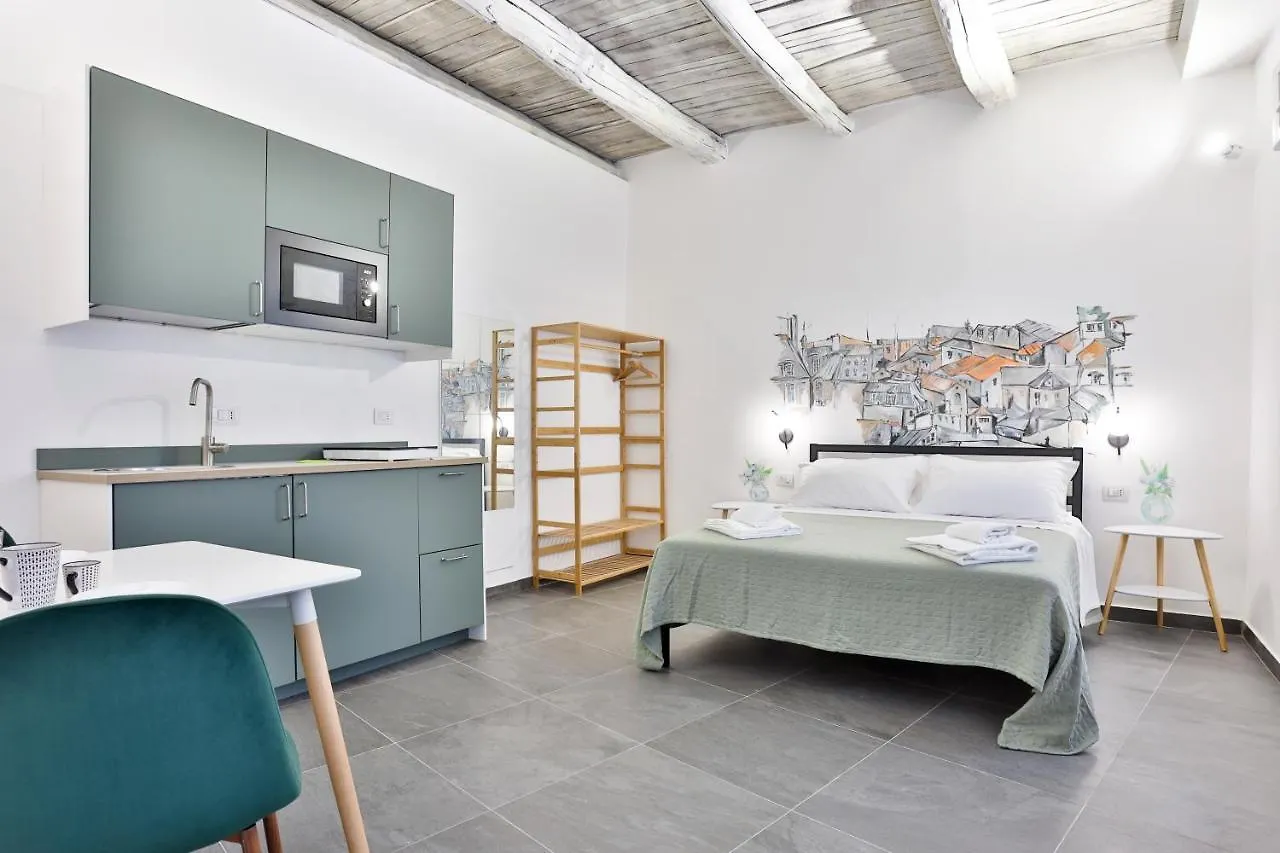 Casa Pelu - Piazza Cavour Lovely Apartment X4 Naples