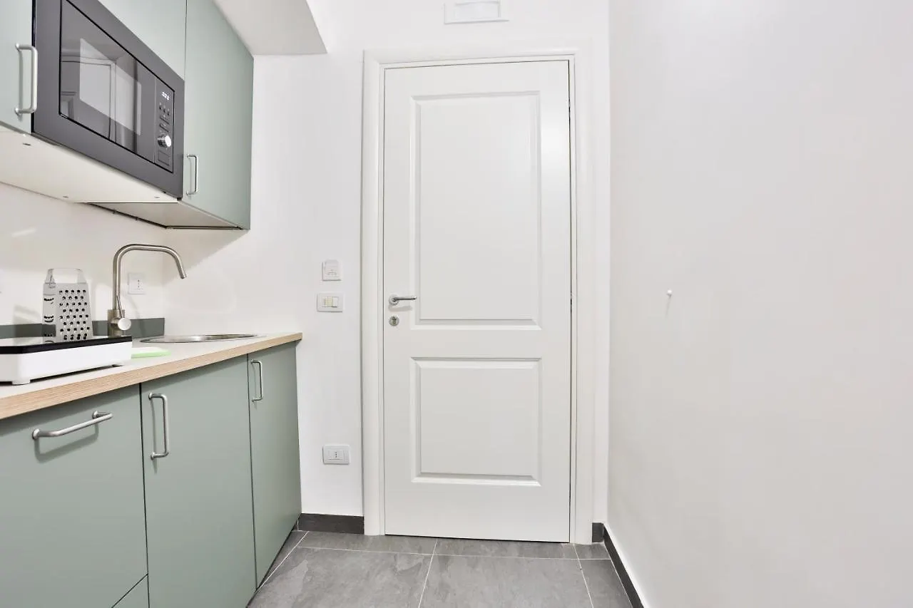 Casa Pelu - Piazza Cavour Lovely Apartment X4 Naples