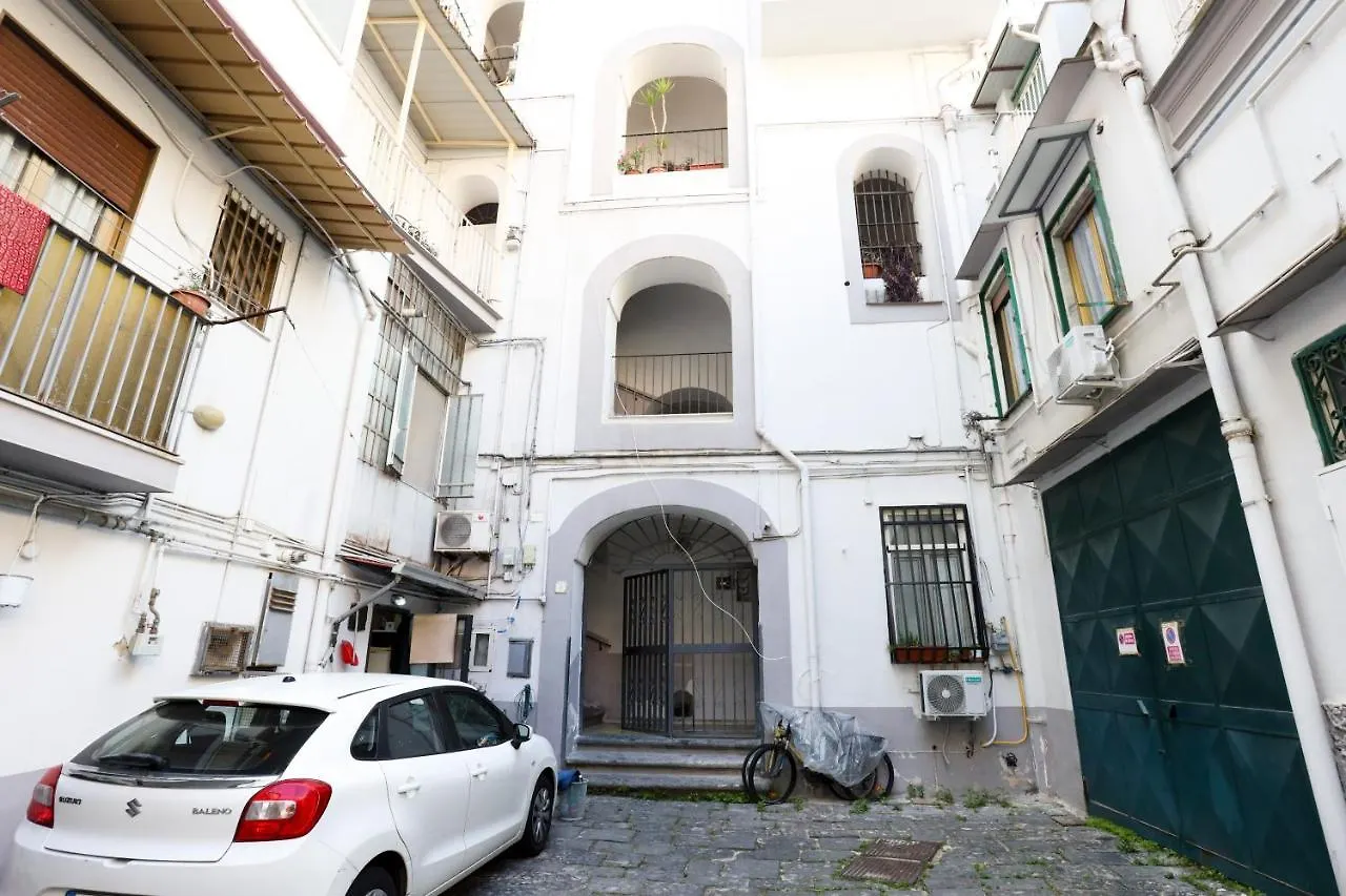 Casa Pelu - Piazza Cavour Lovely Apartment X4 Naples