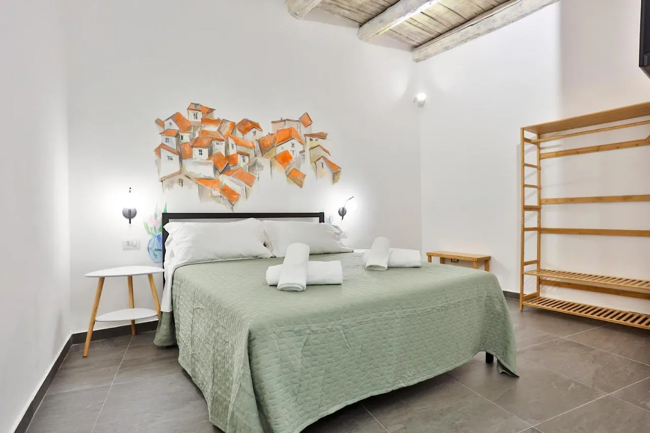 Casa Pelu - Piazza Cavour Lovely Apartment X4 Naples